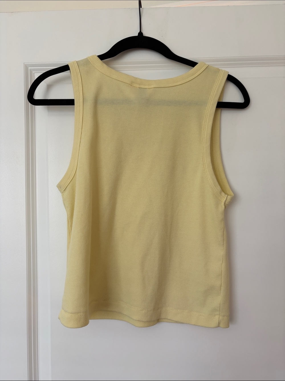 Scoop Neck Ribbed Tank Top - Picture 2 of 3